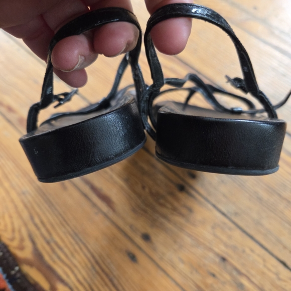 Stuart Weitzman Tibitz Black Flat Strappy Patent Croc Leather Sandals Size 8 - Picture 4 of 8